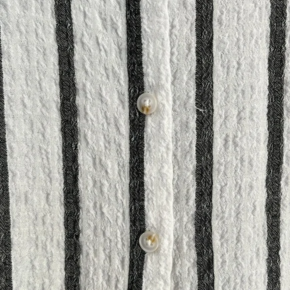 Jane + Delancey blouse. Button front. Tab sleeves. Black/ white stripe. 2x. - Picture 5 of 8